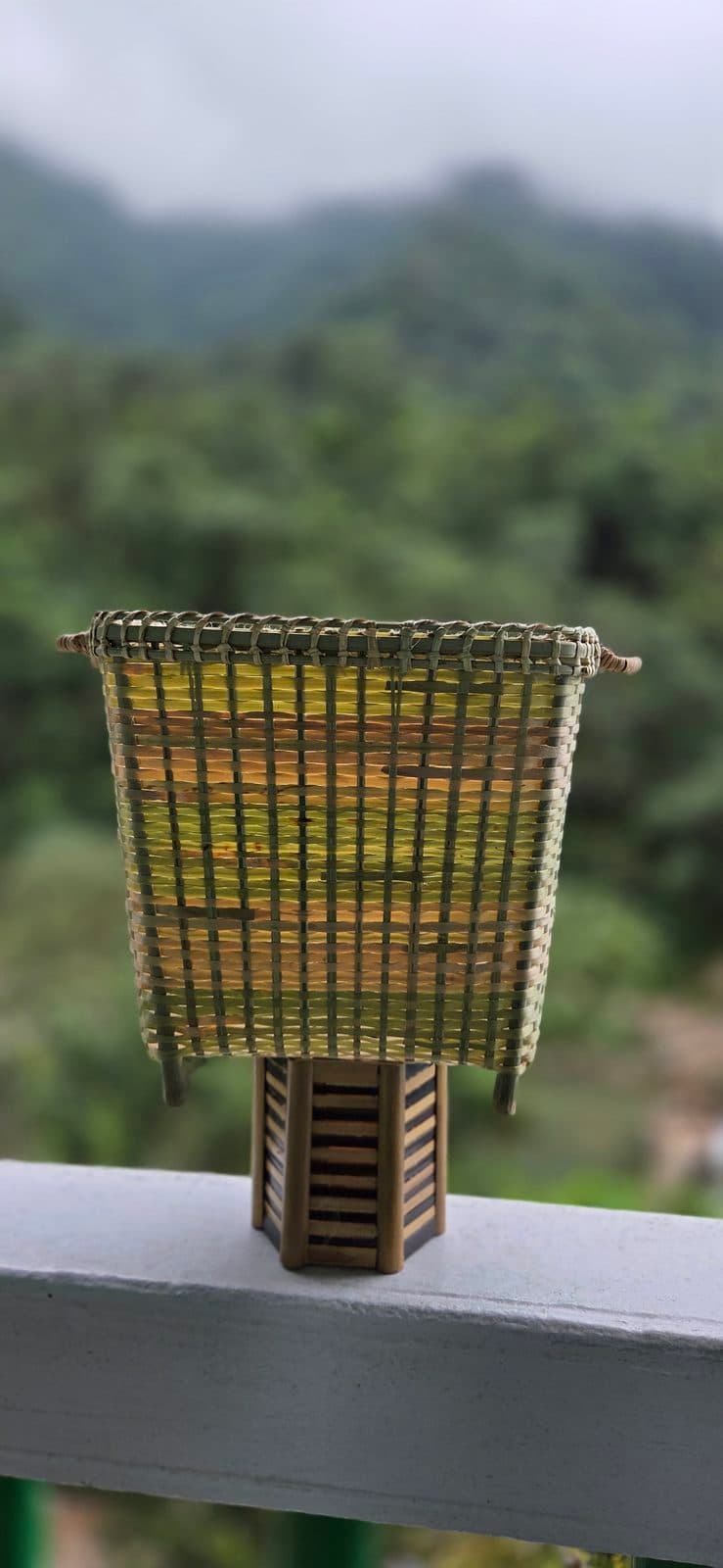 Square bamboo waste bin with wide grid weave