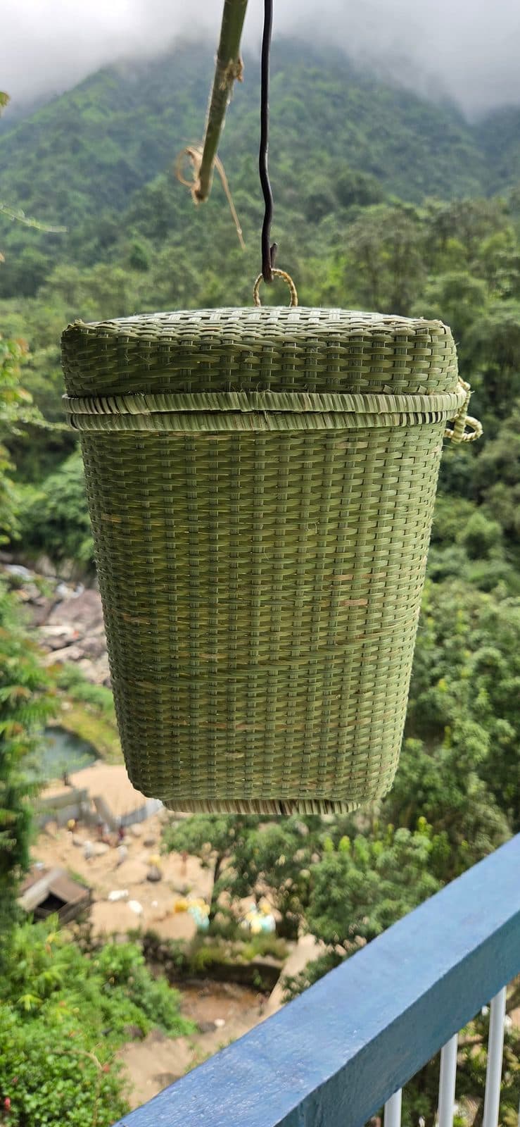 Full-height woven laundry basket