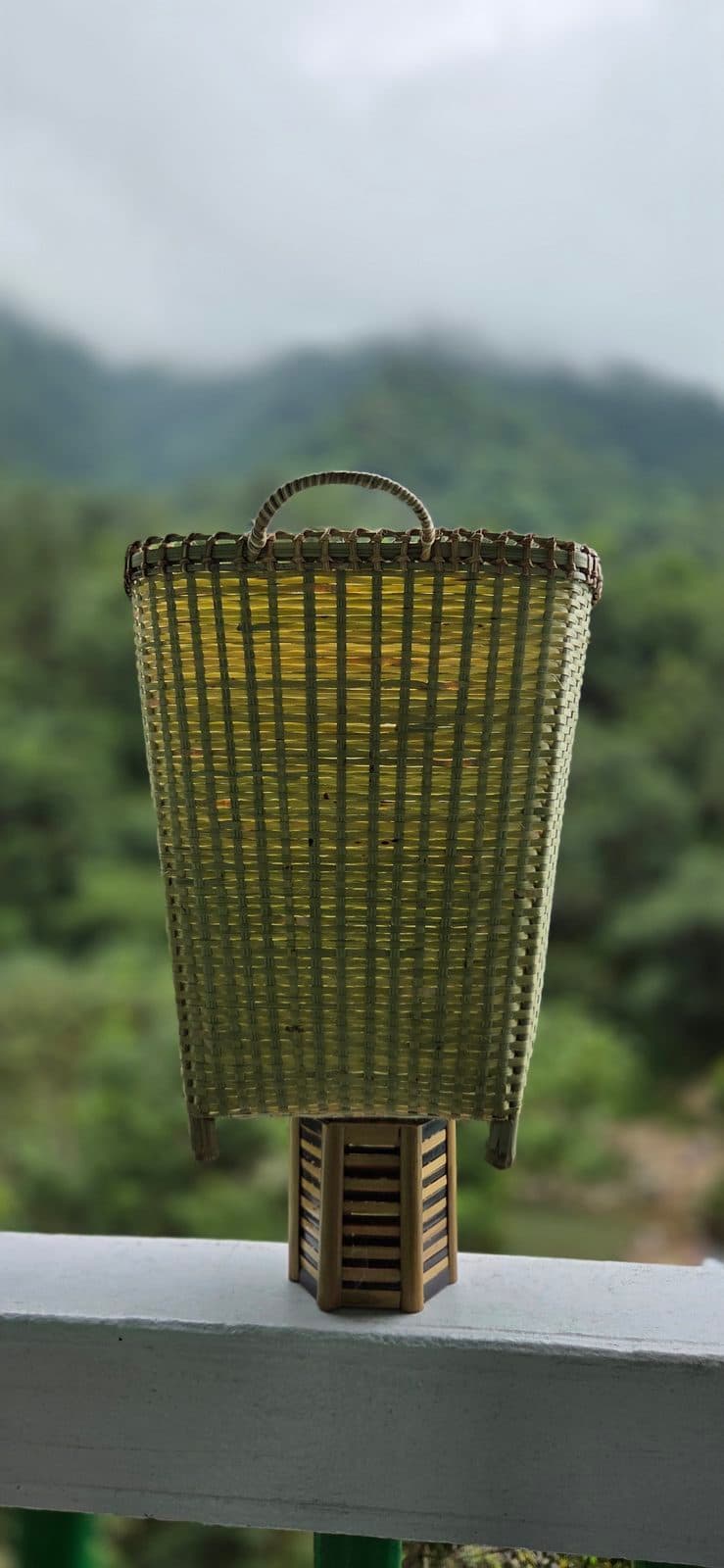 Cane laundry basket with reinforced base